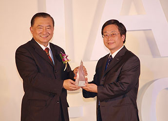 200904大型電冰箱NR-D562HV榮獲台灣精品銀質獎-1照片