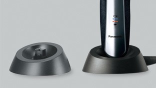 Praktische Ladestation mit exklusivem AC-Netzadapter