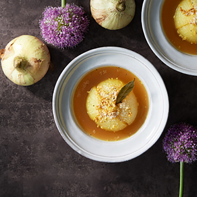 Whole onion curry-flavoured soup See more