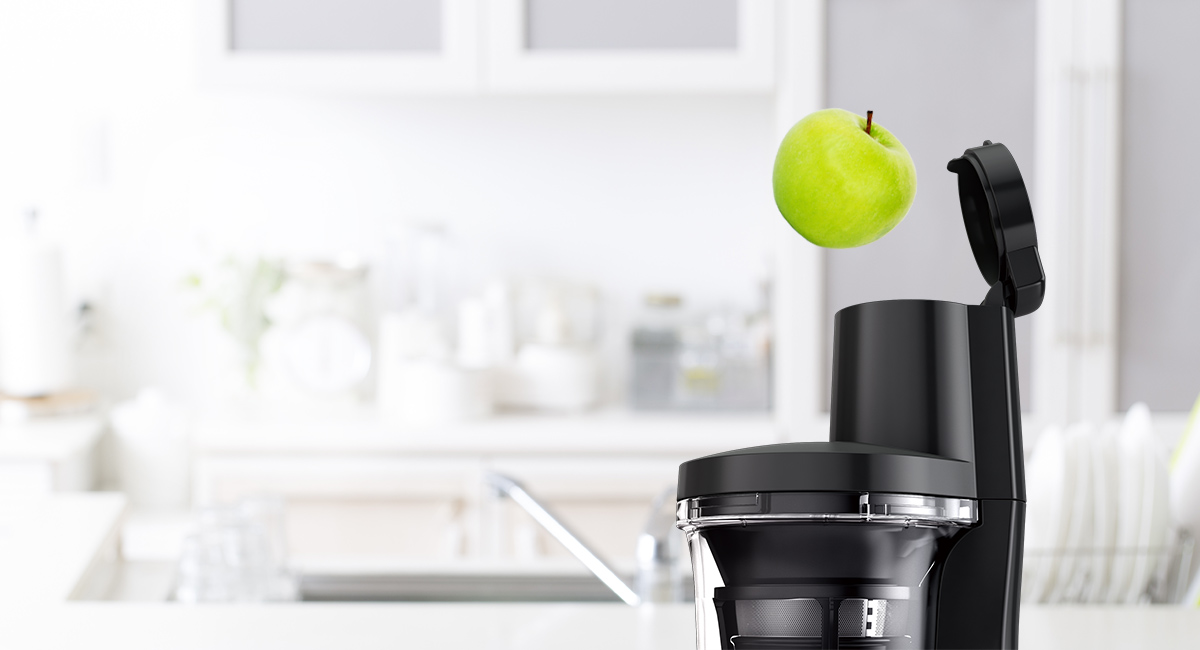 Even whole apples* can be
put right into the juicer.