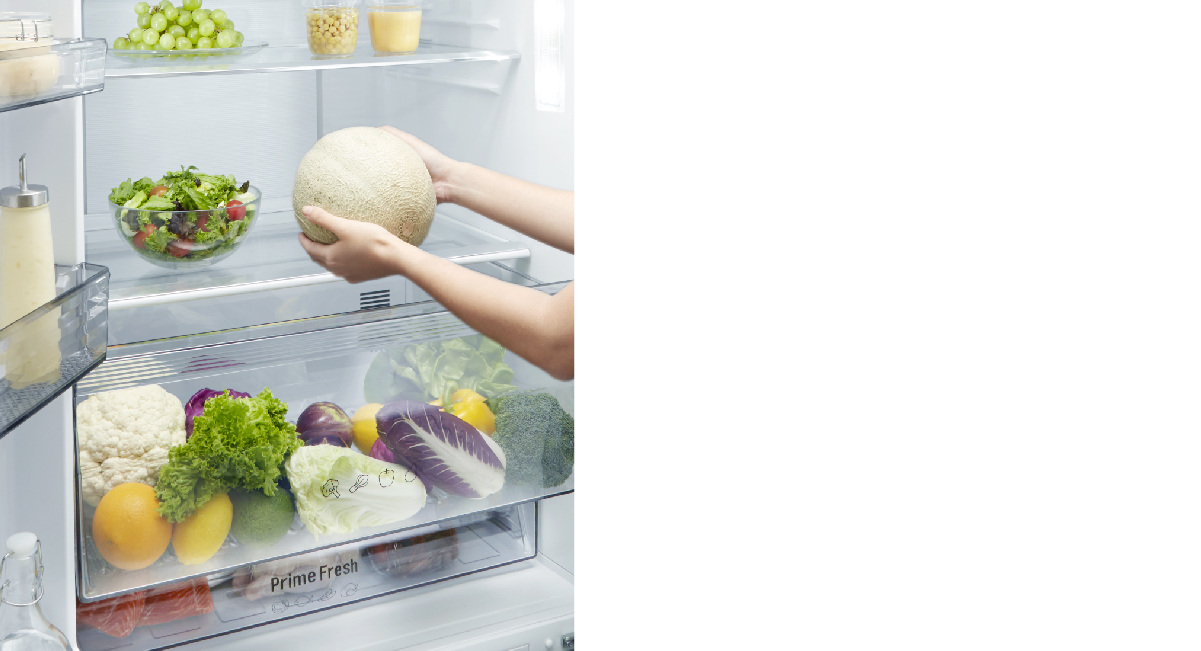 Easy to access,
top fridge design