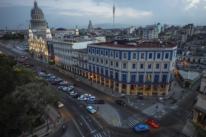 LUMIX G VARIO 7-14mm / F4.0 ASPH. (H-F007014) F4.0, 1/40 sec, ISO 2000