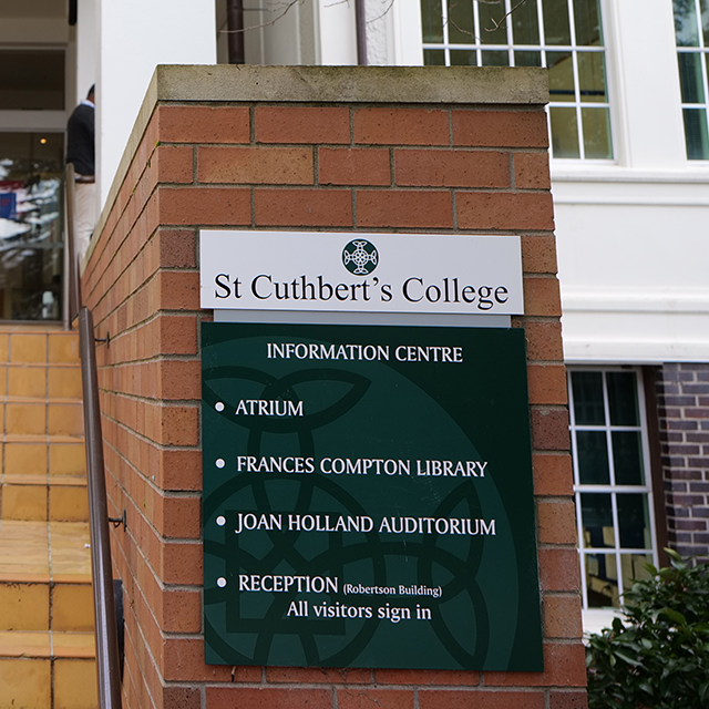 Không khí sạch hỗ trợ trải nghiệm học tập lành mạnh và hiệu quả See more