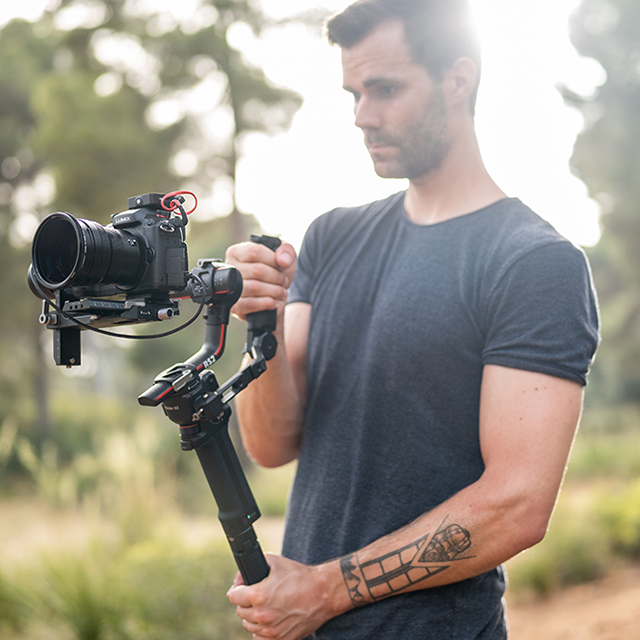 Ovunque tu sia, sempre pronta per il Live Streaming See more