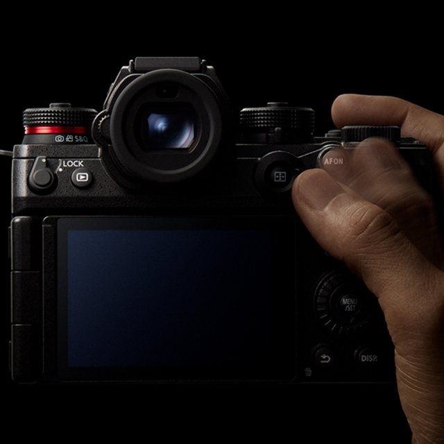 LUMIX S1RII 4: Controllo See more