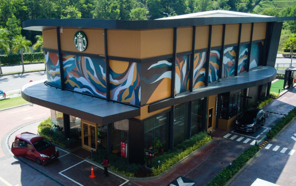 រូបភាពផ្នែកខាងក្រៅ Starbucks Conezion Putrajaya។