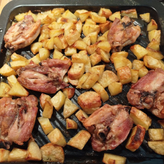 Sovracosce di pollo con patate di Katia T. / NN-DS59