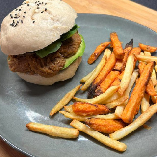 Hamburger di maiale sfilacciato di Ines A. / NN-DS59