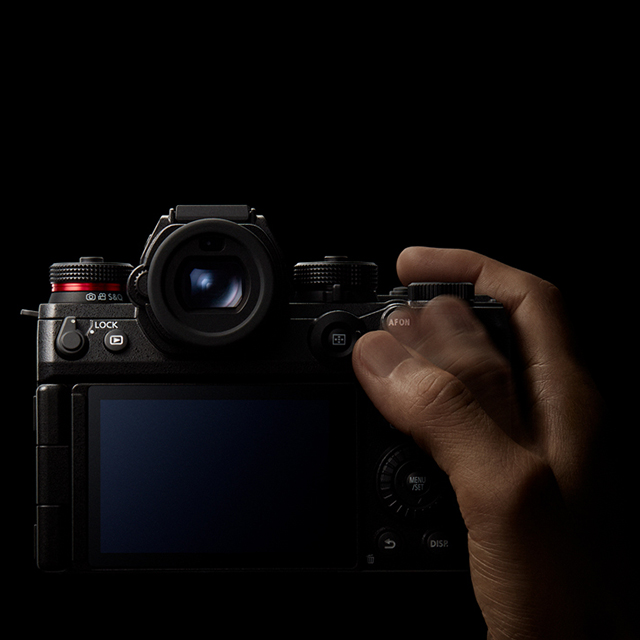 LUMIX S1II 4: Controllo See more