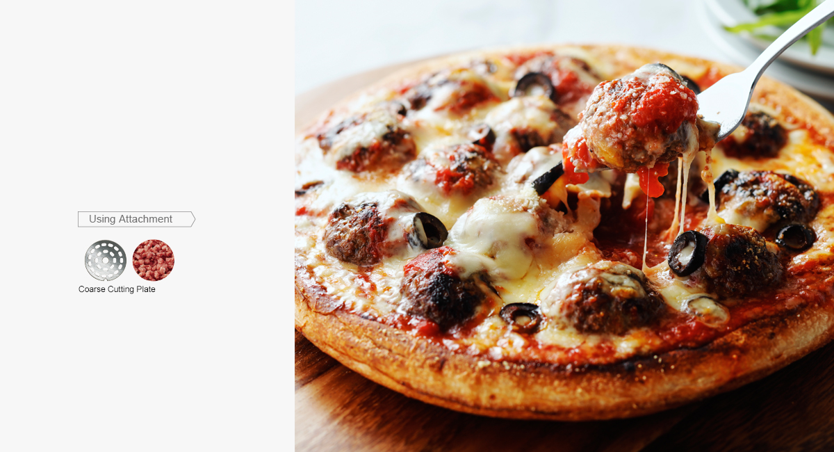 Tomato pizza filled
with meatballs