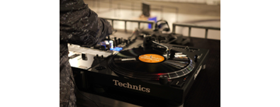 Jeux Olympiques de Paris 2024 : Technics partenaire des tests opérationnels pour les épreuves de breaking avec la platine DJ officielle SL-1210MK7.