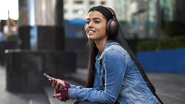 Get Inspired - Premium Sound Wireless Headphones RP-HD610NE-K