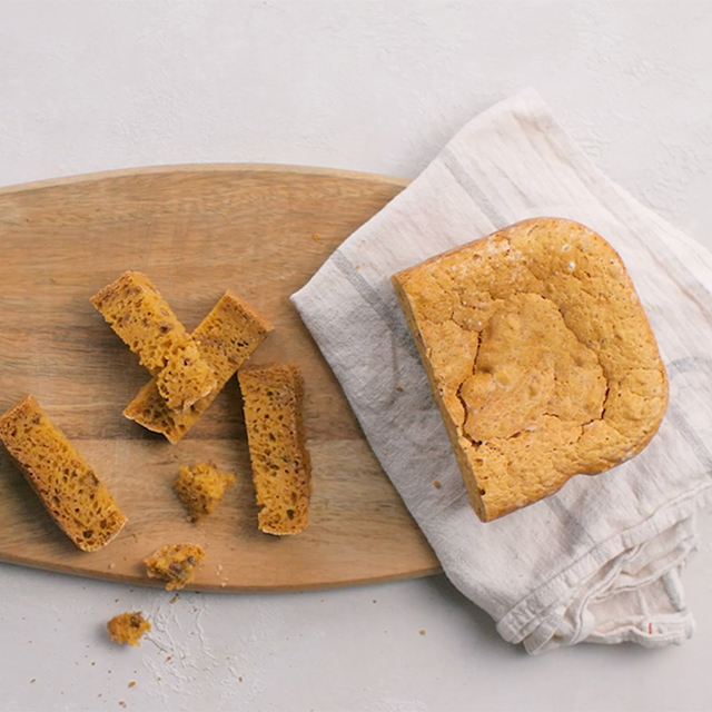 خبز خالٍ من الغلوتين مع طماطم مجففة وجبن بارميزان الاطلاع على المزيد