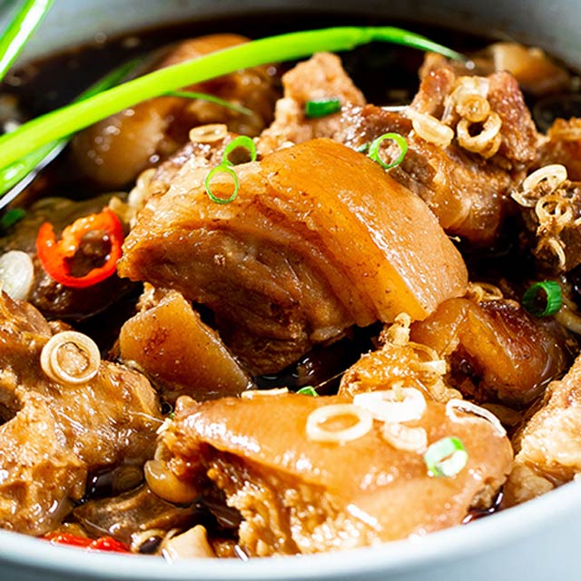 ខជើងជ្រូកជាមួយស្លឹកគ្រៃ ស្វែងយល់បន្ថែម