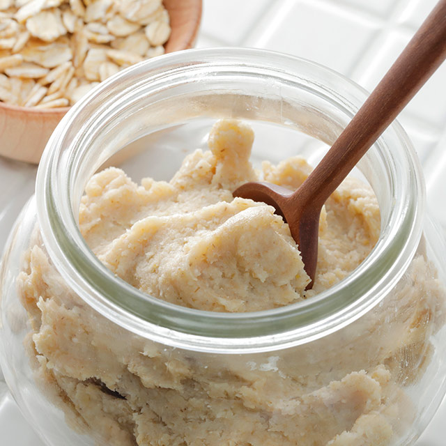 Oatmeal and Yoghurt Face Scrub - Panasonic Middle East