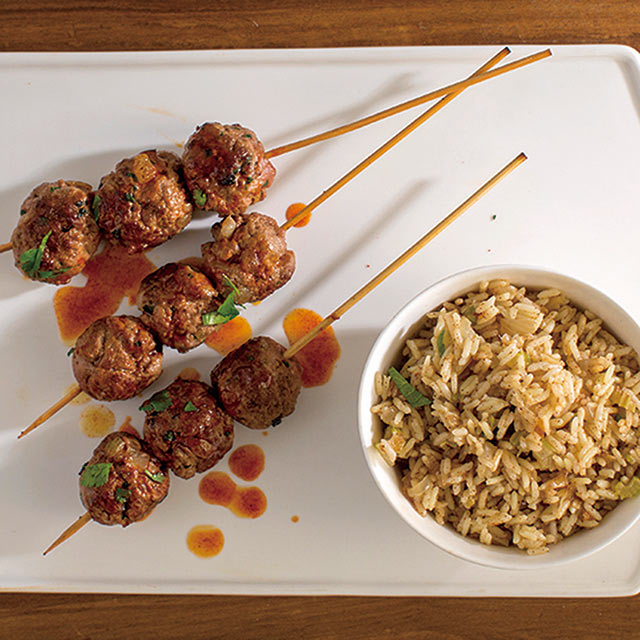 កេបាប់សាច់មូលជាមួយបាយឆា ស្វែងយល់បន្ថែម