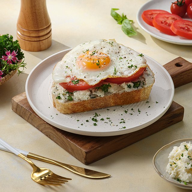 BÁNH MÌ TRỨNG ỐP LA PHẾT PHÔ MAI RICOTTA See more