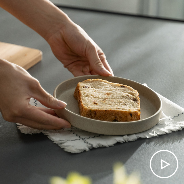 Bánh sữa chua nhiệt đới See more