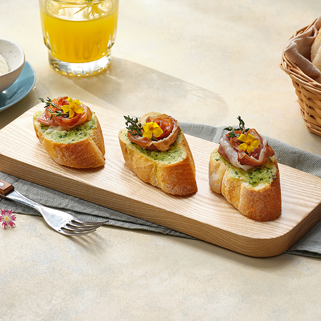 BÁNH MÌ KẸP PHÔ MAI RICOTTA See more