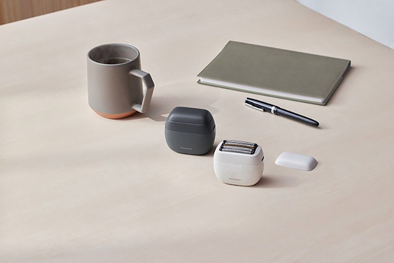 A revolutionary shave in the palm of your hand with premium 5-blade Shavers