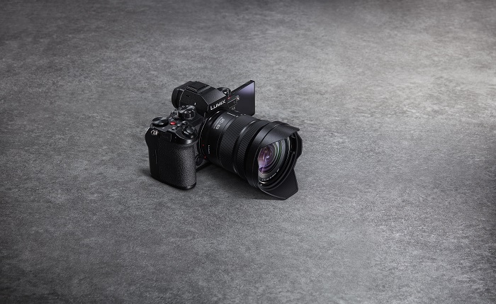 LUMIX S5 – Hybrid full-frame mirrorless camera delivers exceptional video quality, mobility and durability