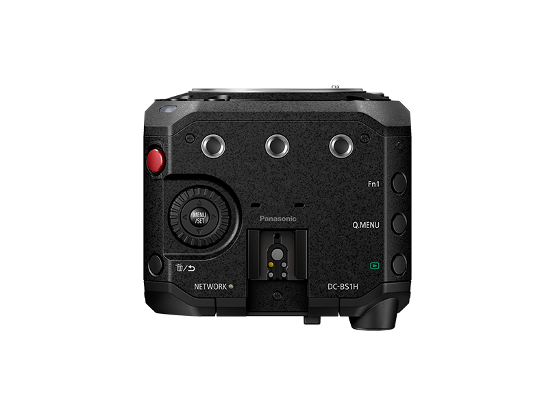 Лек обектив LUMIX S 24mm F1.8 (S-S24)  за серията LUMIX Новият пълноформатен безогледален фотоапарат от типа „бокс камера“ LUMIX BS1H, предназначен за филмиране и излъчване на живоS