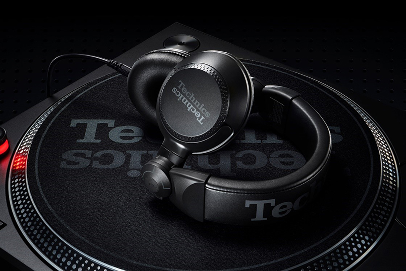 Slušalke za DJ-je EAH-DJ1200, ki podpirajo novi standard, z odlično uporabnostjo, vzdržljivostjo in zmogljivostjo predvajanja za DJ-je 