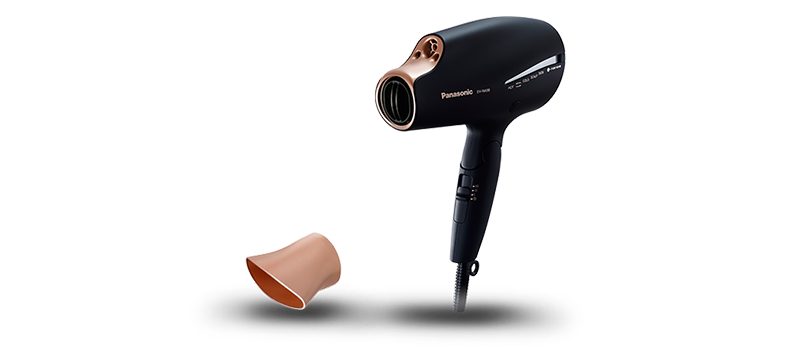 Stylizacja włosów, która poprawia ich kondycję  – Panasonic prezentuje nową suszarkę do włosów EH-NA98