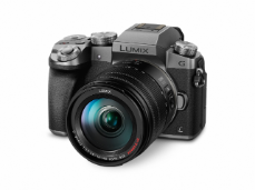 011_FY2015_LUMIX_G70_slant