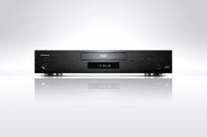 024-FY2018-Panasonic-Player-UB9004-K-Lifestyle-Front