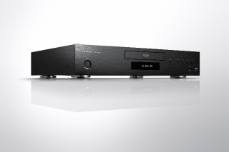 024-FY2018-Panasonic-Player-UB9004-K-Lifestyle-Rechts