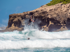 028_FY2017_Panasonic_GH5_surfing