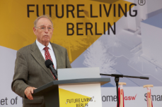 034_FY2017_FLB_Spatenstich_Herr_Sing_VDK