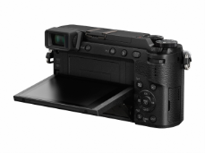 056_FY2016_GX80_Firmware_Update_schraeg_hinten_aufgeklappt