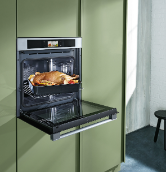 088_FY2015_Panasonic_Botschafter_Nobu_Kompaktbackofen_offen