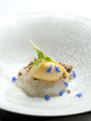 117_Panasonic_Asiatische_Patisserie_Kalamansi_Eis_mit_Litschi_Tapioka_hochkant