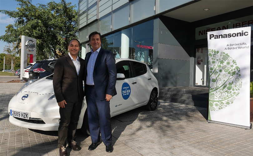 Panasonic recibe la cesión de un vehículo Nissan 100% eléctrico y avanza en su compromiso con la sostenibilidad