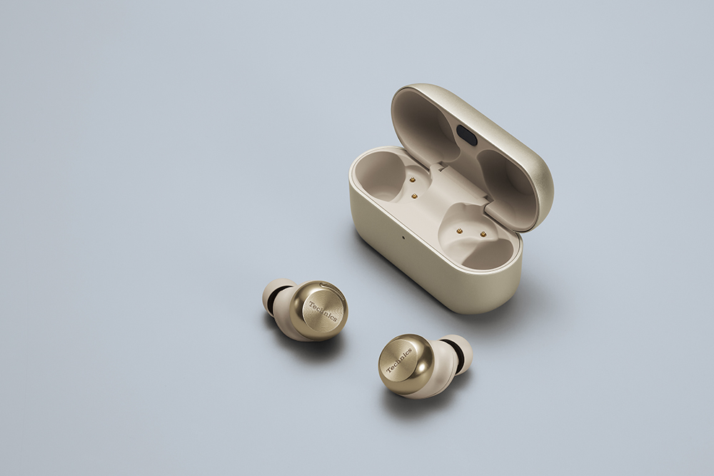 La maleta de verano junto a Panasonic