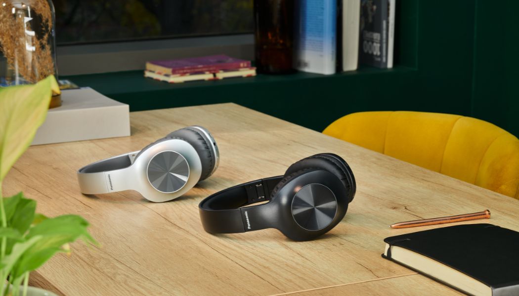 Panasonic presenta los nuevos auriculares Bluetooth HX220, con unos graves potentes y una batería de 23 horas de duración