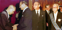 Photo of Kedai National was launched nationwide. Konosuke Matsushita, founder of Matsushita was awarded 'Tan Sri' title by His Honorable Yang Amat Berhormat Dato Hussein Onn, Prime Minister of Malaysia