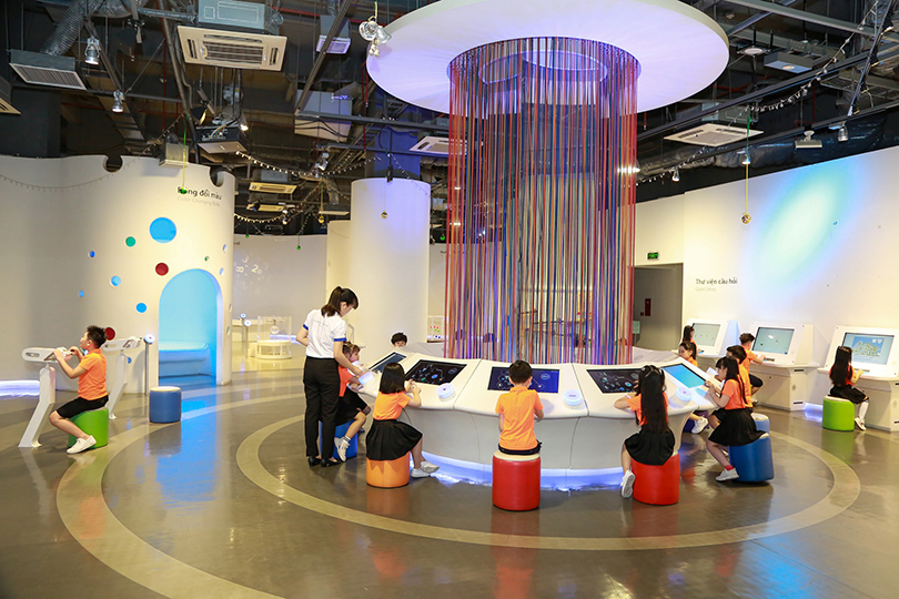 Students playing for learning at Risupia – the Science and Mathematics museum