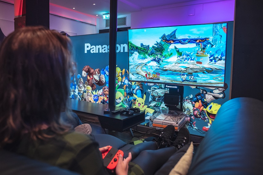 Panasonic 4K TV zum Zocken -  Pro Gamer sowie TaKe TV-Gäste sind begeistert