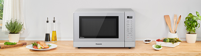 Kombi-Mikrowelle mit Grill und großem 31 L Garraum NN-GT47KM