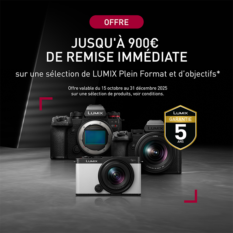 Bannière promotionnelle Lumix : trois appareils photo plein format Lumix avec objectifs, sur fond noir. Texte : “OFFRE – Jusqu’à 900 € de remise immédiate sur une sélection de Lumix plein format et d’objectifs*. Offre valable du 15 octobre au 31 décembre 2025. Garantie Lumix 5 ans.