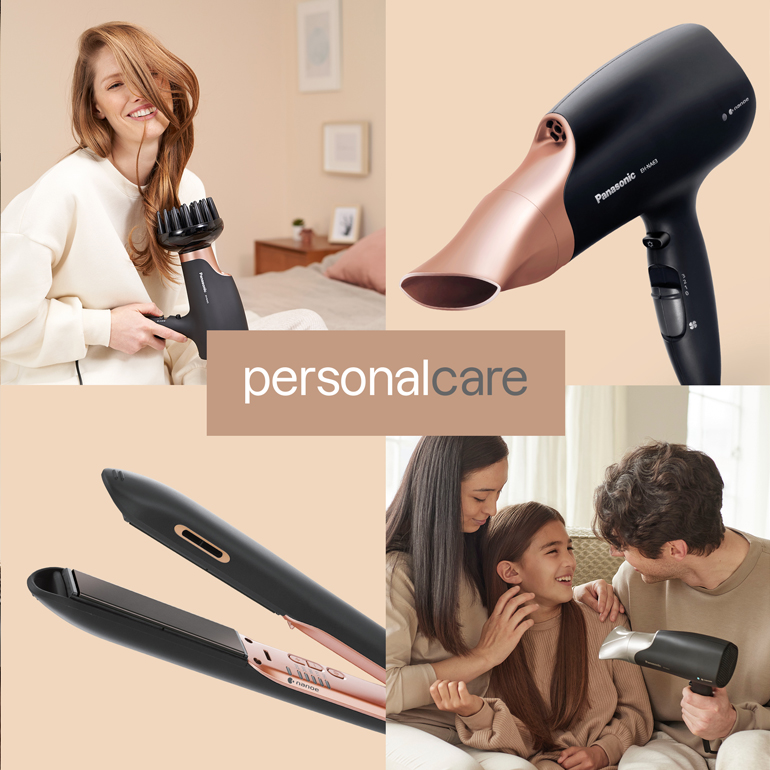 Collage de quatre images relatives aux soins personnels. En haut à gauche : personne qui utilise un sèche-cheveux sur les cheveux d'une autre personne. En haut à droite : gros plan d'un sèche-cheveux sur lequel est inscrit « Panasonic ». En bas à gauche : fer plat permettant de lisser les cheveux. En bas à droite : deux personnes, l'une utilisant le fer plat sur les cheveux de l'autre. Le texte central indique « soins personnels ».