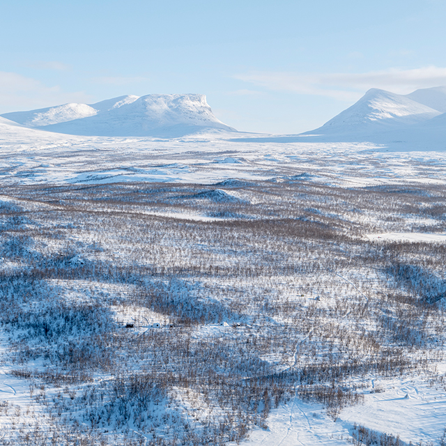 Au dessus du cercle polaire arctique – le voyage de Jonas Borg équipé des Lumix S1 et S1R See more