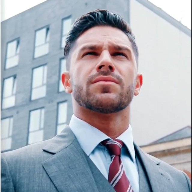 Barba corta definita (modellatura netta) See more