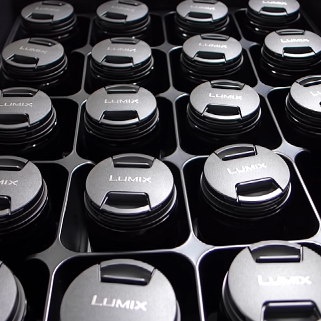 Dietro una grande fotocamera c'è un grande obiettivo See more