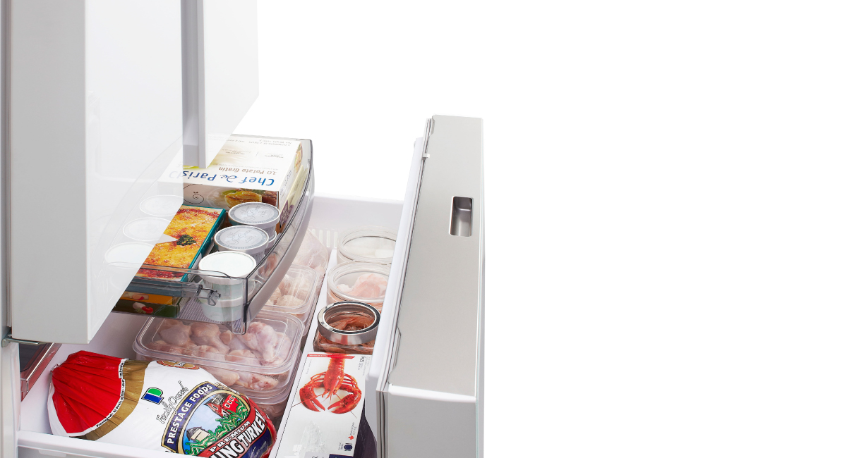 Easy to See, Easy Access Drawer-type Bottom Freezer