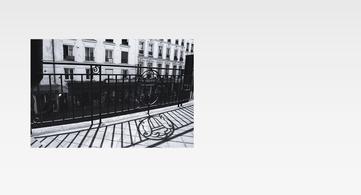 Standard Zoom Lens for 
Capturing Landscapes to 
Daily Snapshot